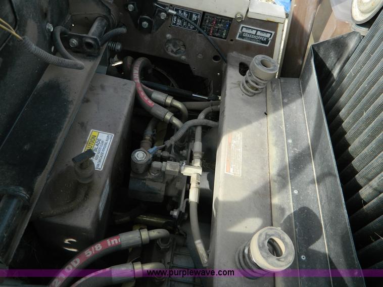 image for item AQ9979 Grasshopper 928 ZTR lawn mower