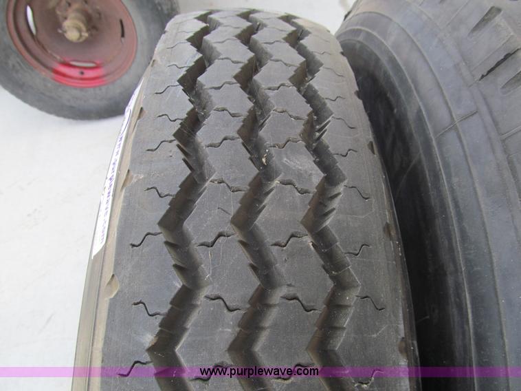 image for item AY9857 (6) Michelin 8R19.5 XZA tires