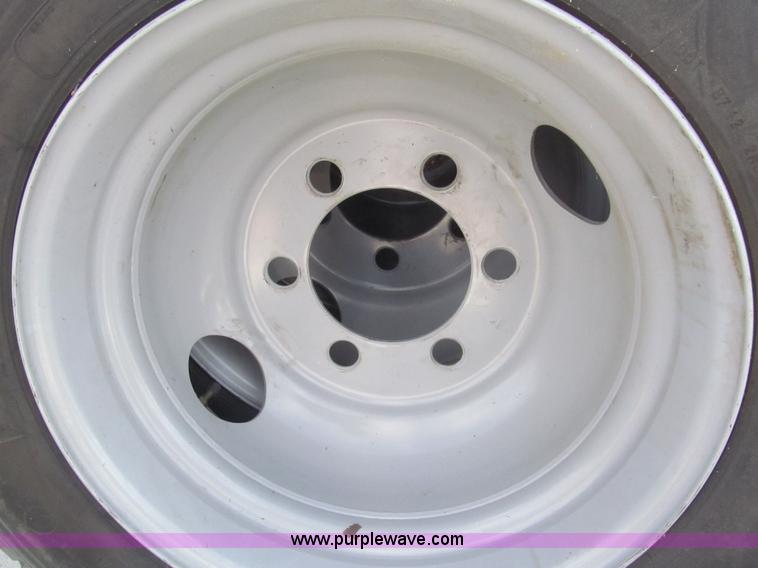 image for item AY9857 (6) Michelin 8R19.5 XZA tires