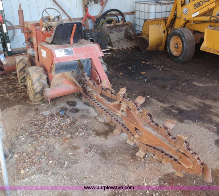 image for item F6827 Ditch Witch J20 trencher