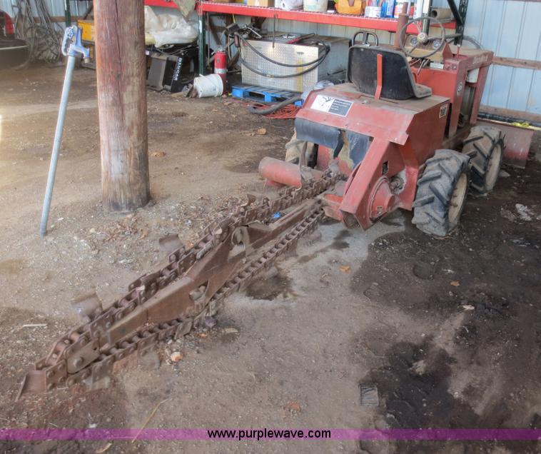 image for item F6827 Ditch Witch J20 trencher