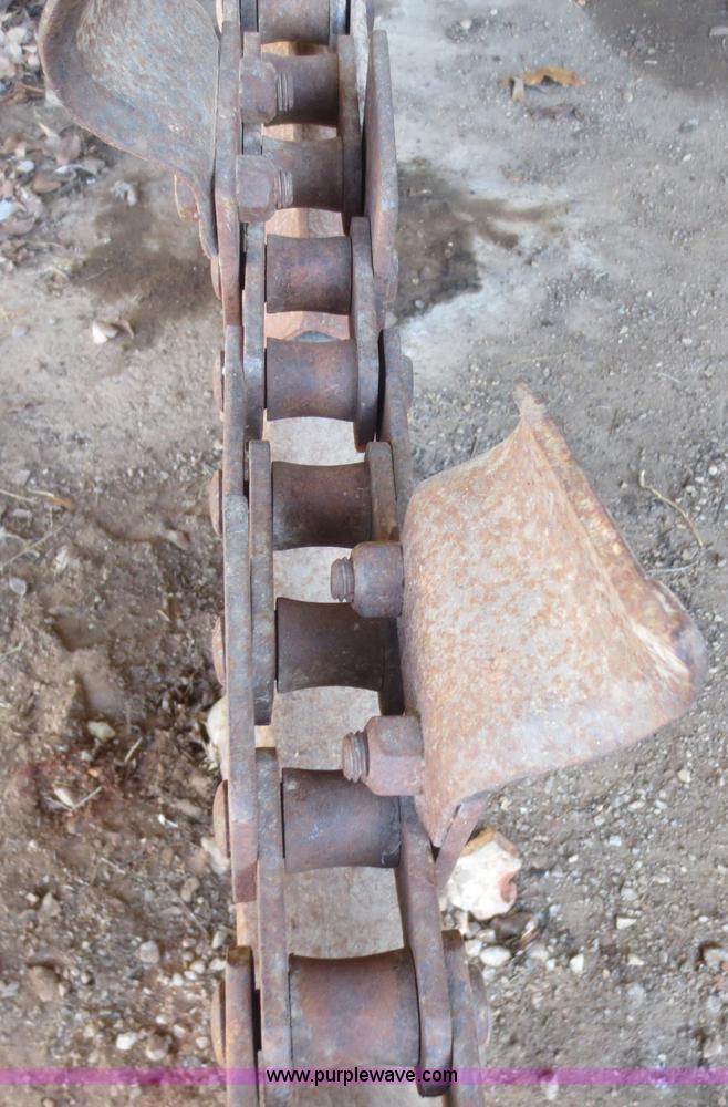 image for item F6827 Ditch Witch J20 trencher