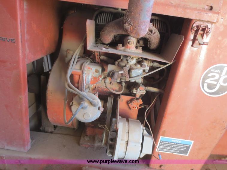 image for item F6827 Ditch Witch J20 trencher