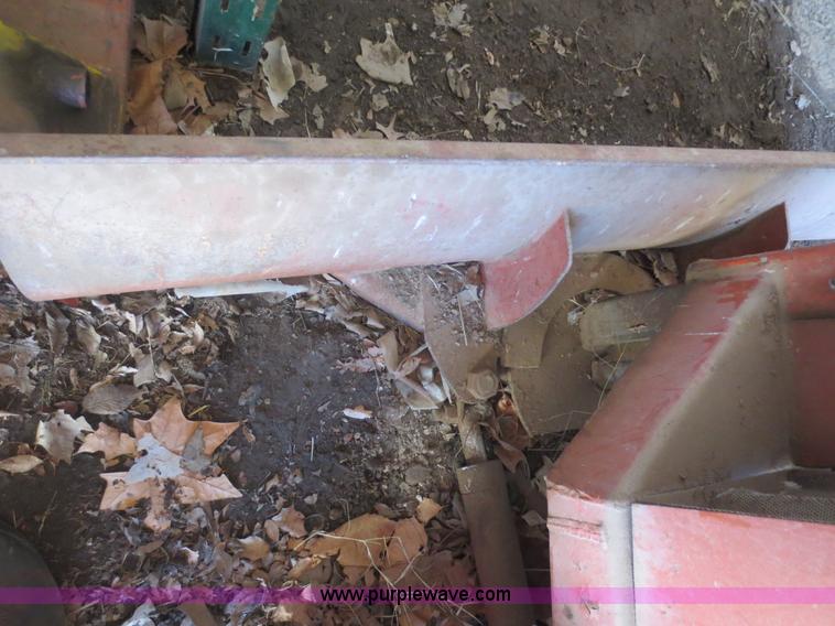 image for item F6827 Ditch Witch J20 trencher