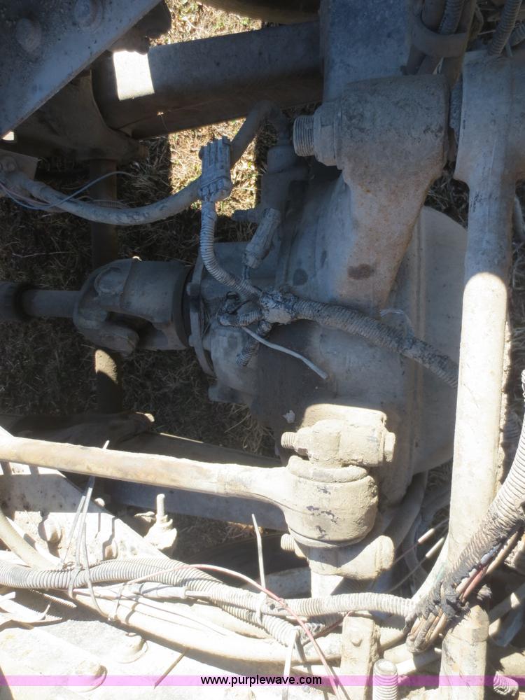 image for item F6829 2000 Sterling L9500 cab and chassis