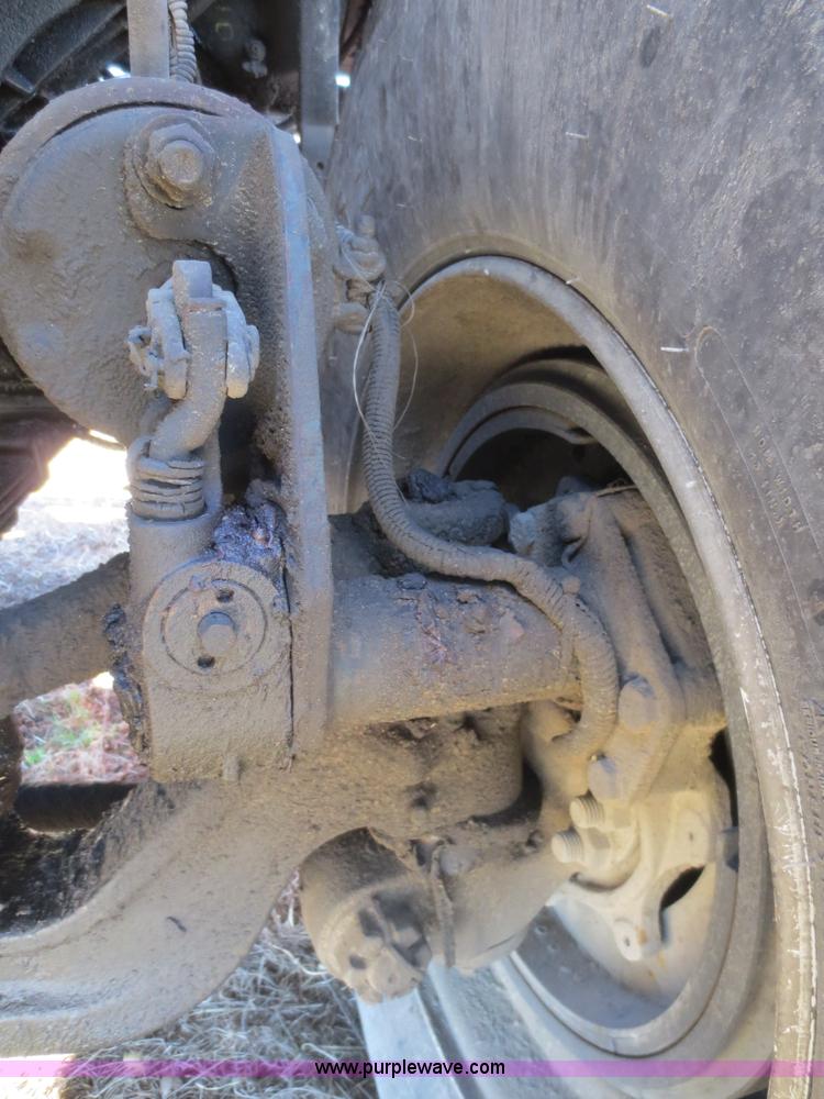 image for item F6829 2000 Sterling L9500 cab and chassis