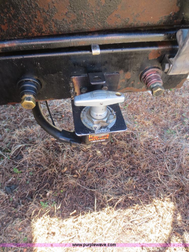 image for item F6829 2000 Sterling L9500 cab and chassis