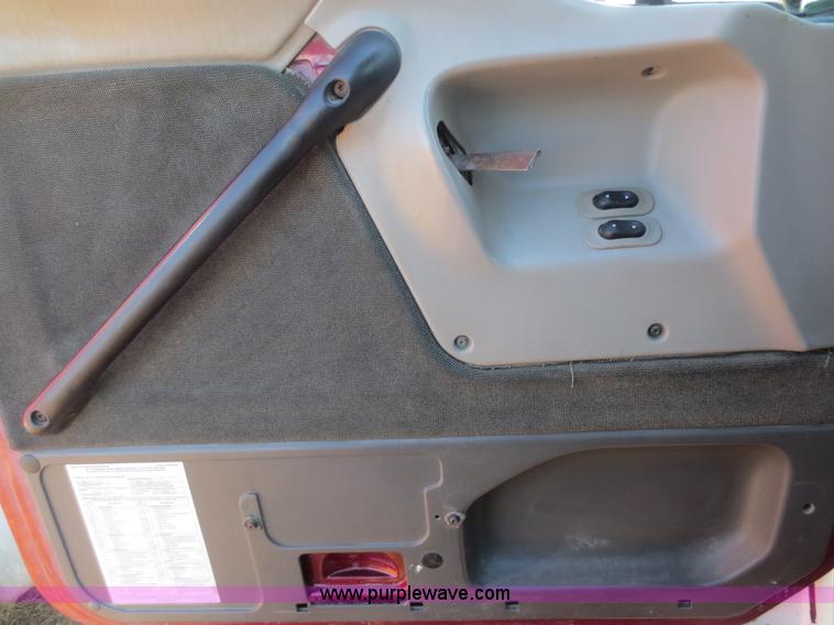 image for item F6829 2000 Sterling L9500 cab and chassis