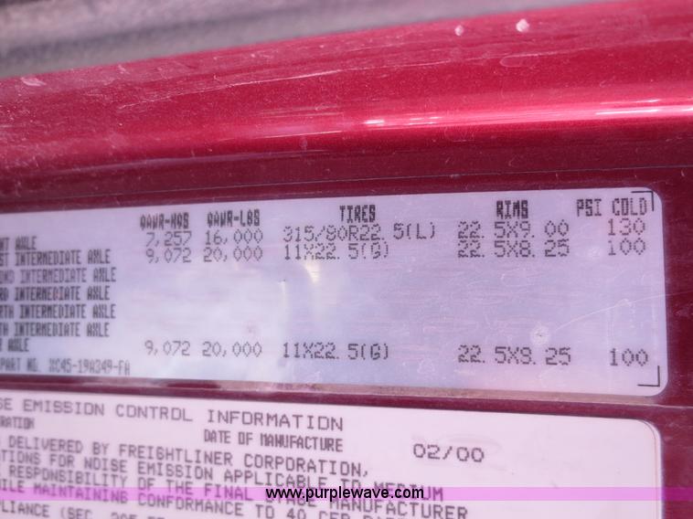 image for item F6829 2000 Sterling L9500 cab and chassis