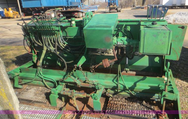 image for item F6831 Neal DM450 paver