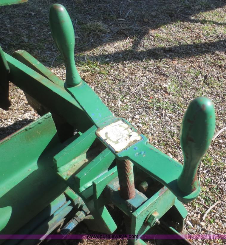 image for item F6831 Neal DM450 paver