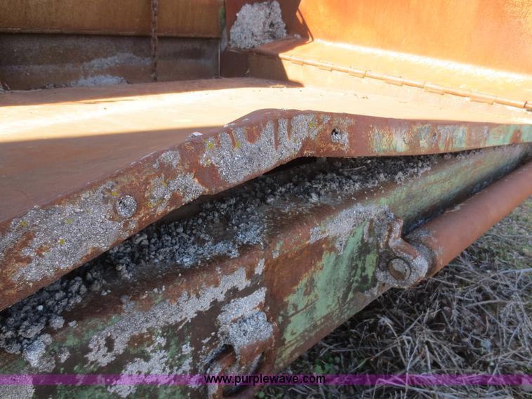 image for item F6831 Neal DM450 paver