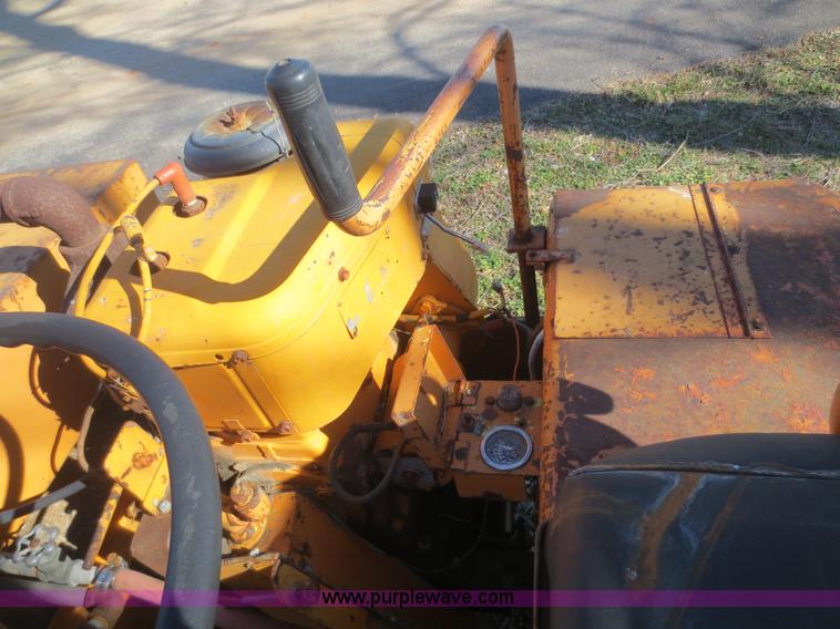 image for item F6832 CH&E 933 tandem roller