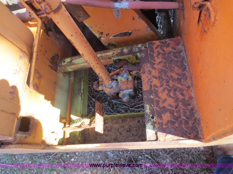 image for item F6832 CH&E 933 tandem roller