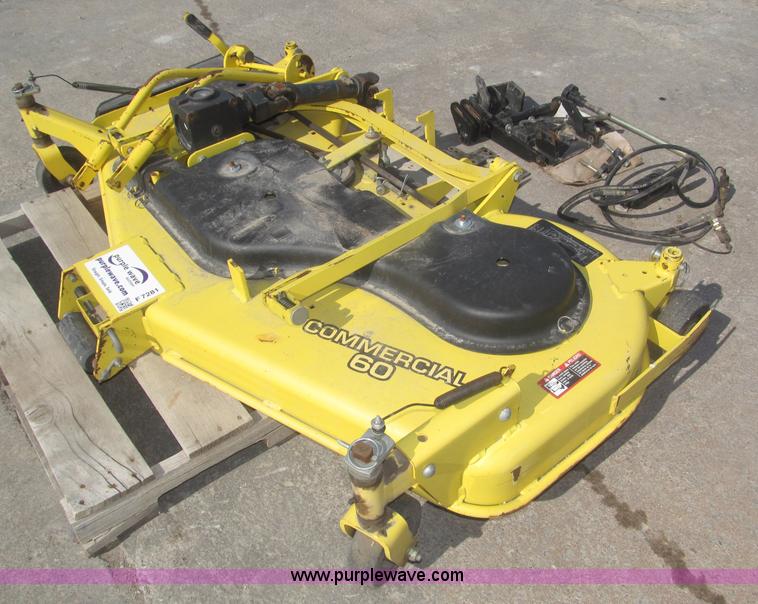 image for item F7281 John Deere 4000 commercial mid-mount belly mower deck