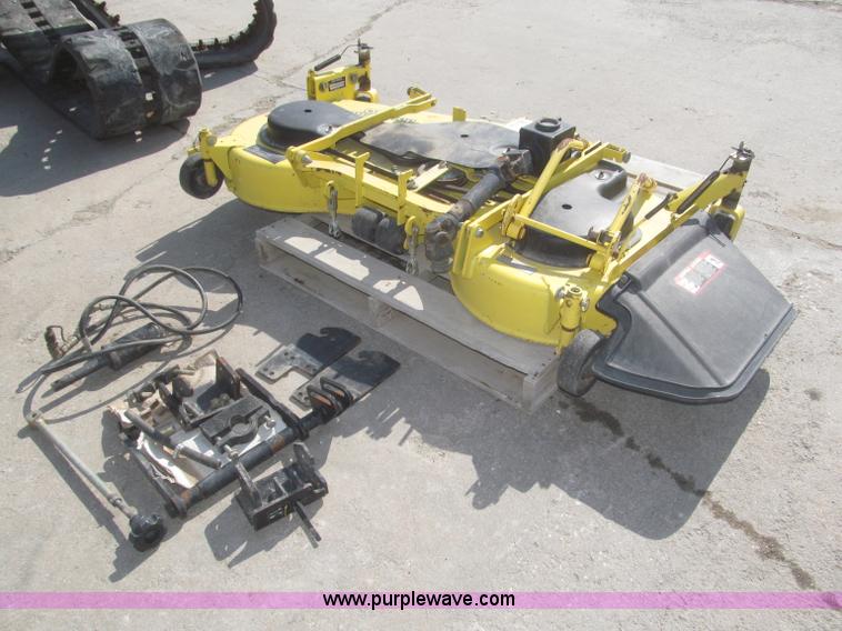 image for item F7281 John Deere 4000 commercial mid-mount belly mower deck