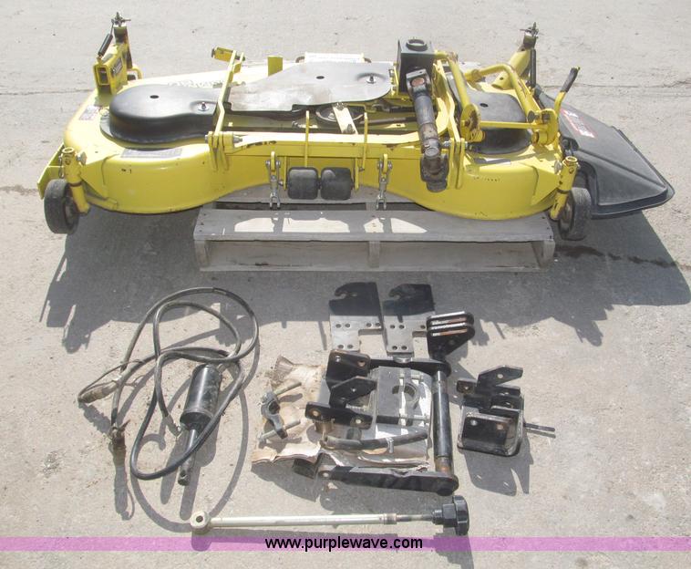 image for item F7281 John Deere 4000 commercial mid-mount belly mower deck