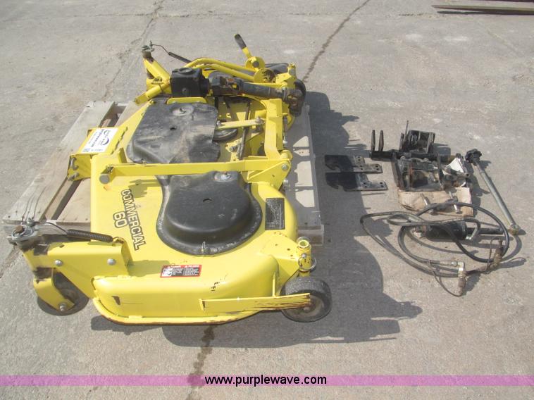 image for item F7281 John Deere 4000 commercial mid-mount belly mower deck