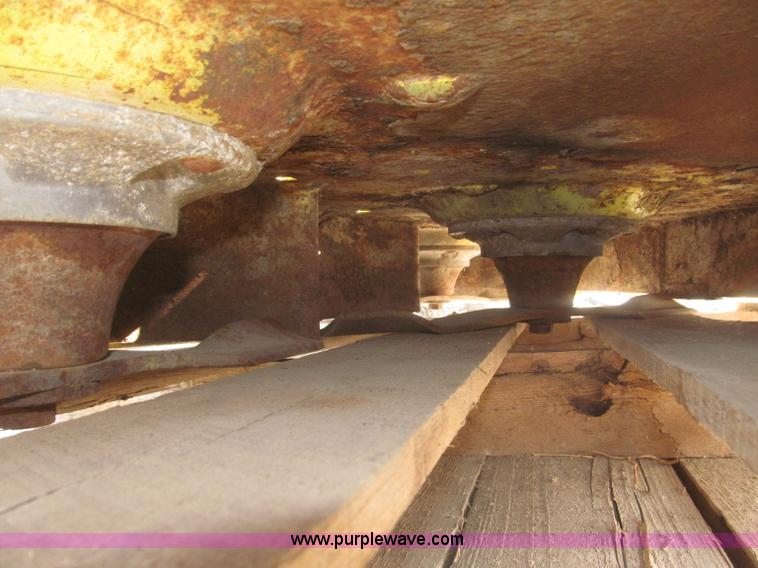 image for item F7281 John Deere 4000 commercial mid-mount belly mower deck