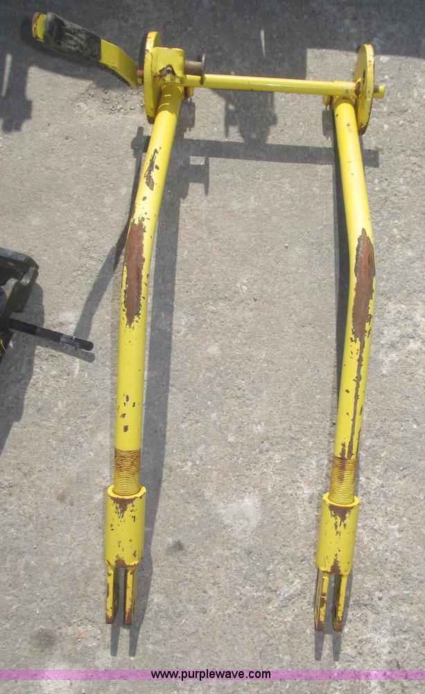 image for item F7281 John Deere 4000 commercial mid-mount belly mower deck