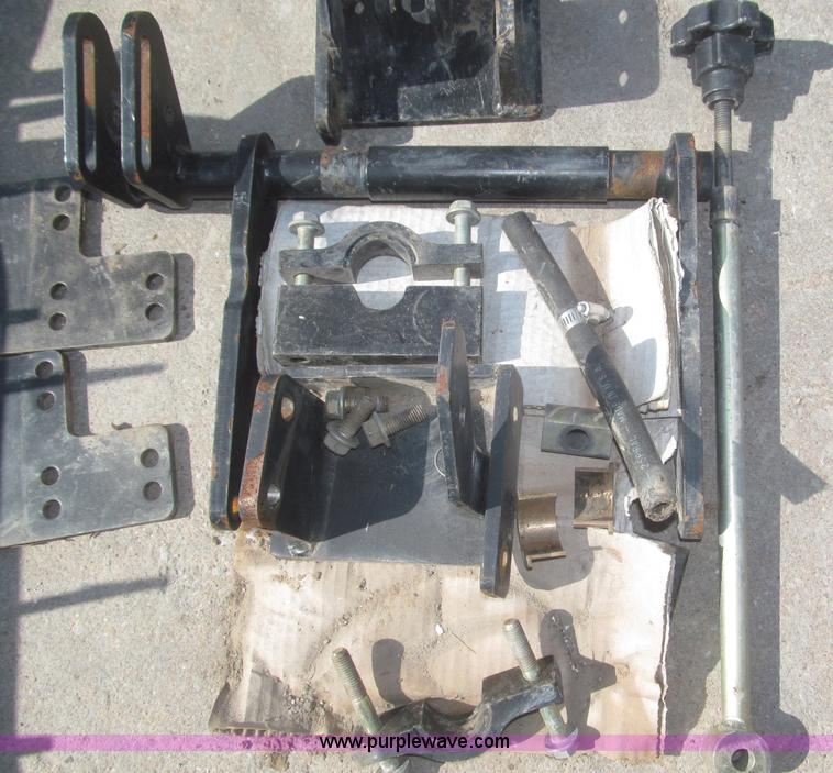 image for item F7281 John Deere 4000 commercial mid-mount belly mower deck