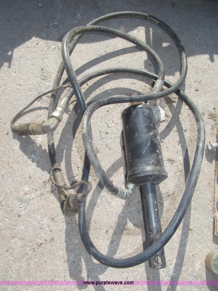 image for item F7281 John Deere 4000 commercial mid-mount belly mower deck