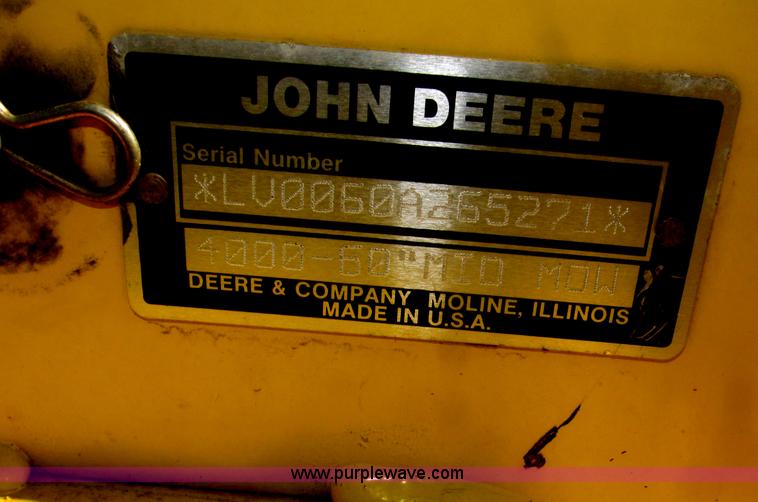 image for item F7281 John Deere 4000 commercial mid-mount belly mower deck