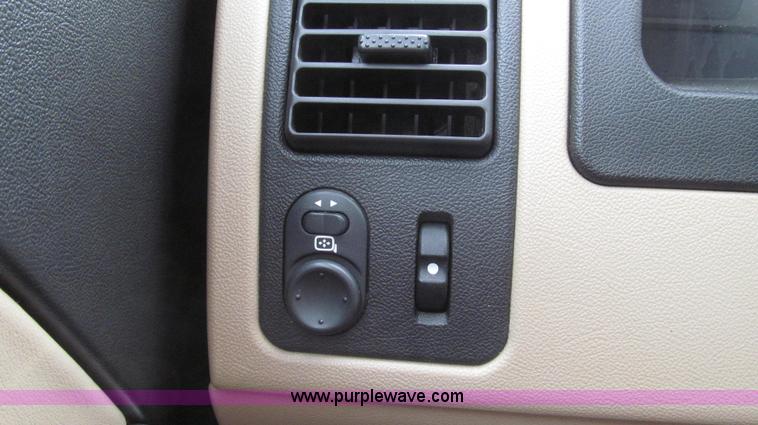 image for item G2304 2005 Chevrolet Equinox LT SUV