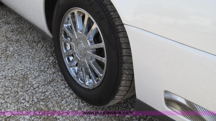 image for item G2305 2004 Cadillac DeVille DHS