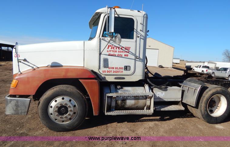 image for item G9350 1998 Freightliner FLD semi truck