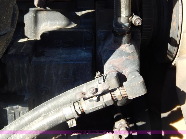 image for item G9350 1998 Freightliner FLD semi truck