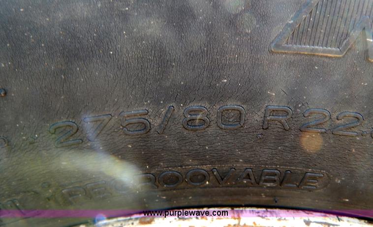 image for item G9350 1998 Freightliner FLD semi truck