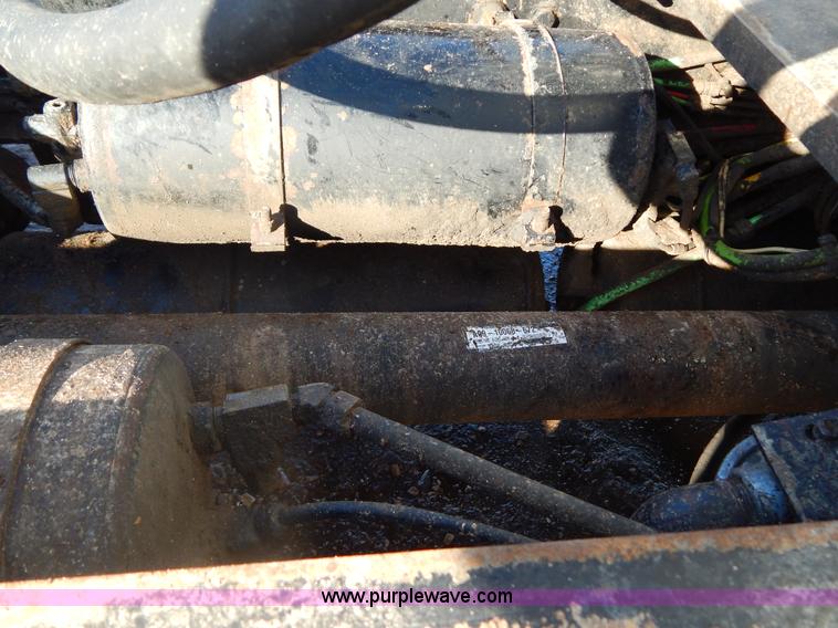 image for item G9350 1998 Freightliner FLD semi truck