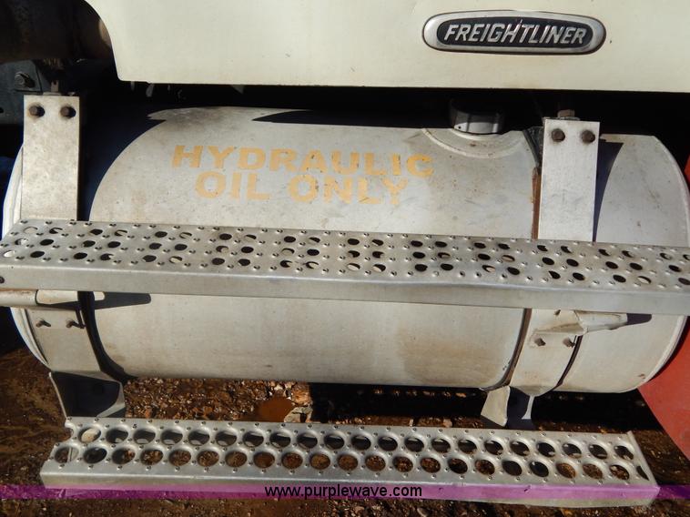 image for item G9350 1998 Freightliner FLD semi truck