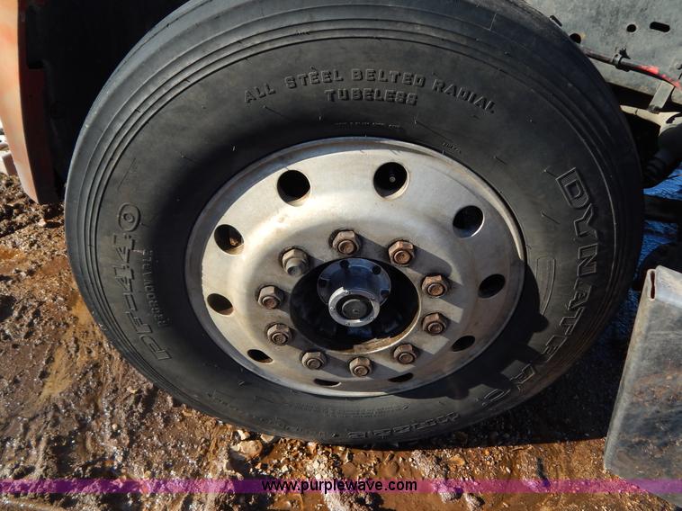 image for item G9350 1998 Freightliner FLD semi truck