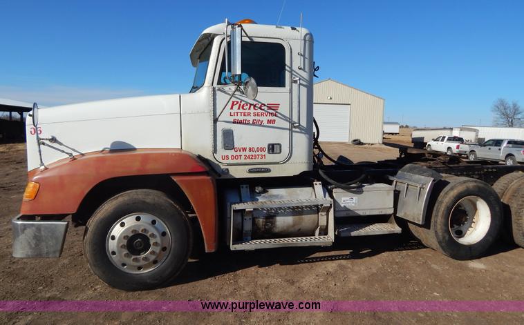 image for item G9350 1998 Freightliner FLD semi truck