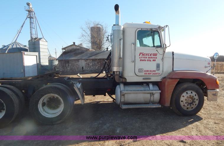 image for item G9350 1998 Freightliner FLD semi truck