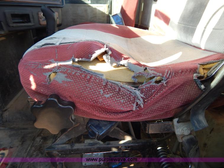 image for item G9350 1998 Freightliner FLD semi truck