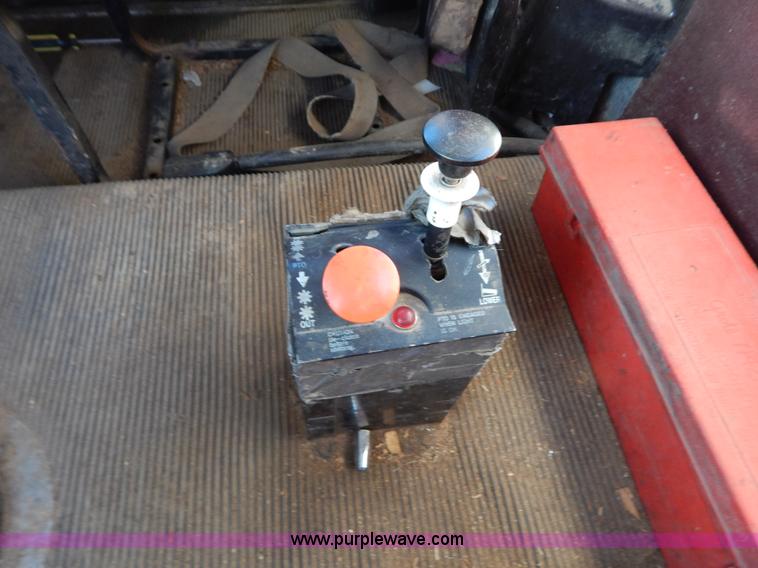 image for item G9350 1998 Freightliner FLD semi truck