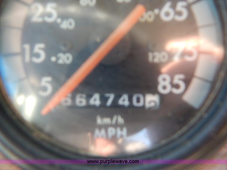 image for item G9350 1998 Freightliner FLD semi truck