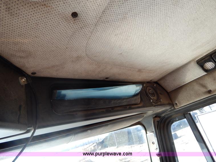 image for item G9350 1998 Freightliner FLD semi truck