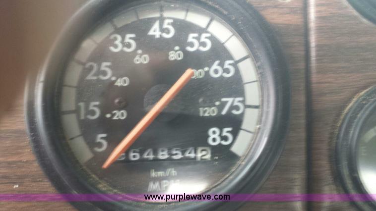 image for item G9350 1998 Freightliner FLD semi truck