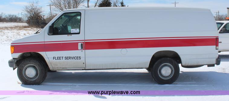 image for item H1460 2004 Ford E350 Super Duty Extended service van