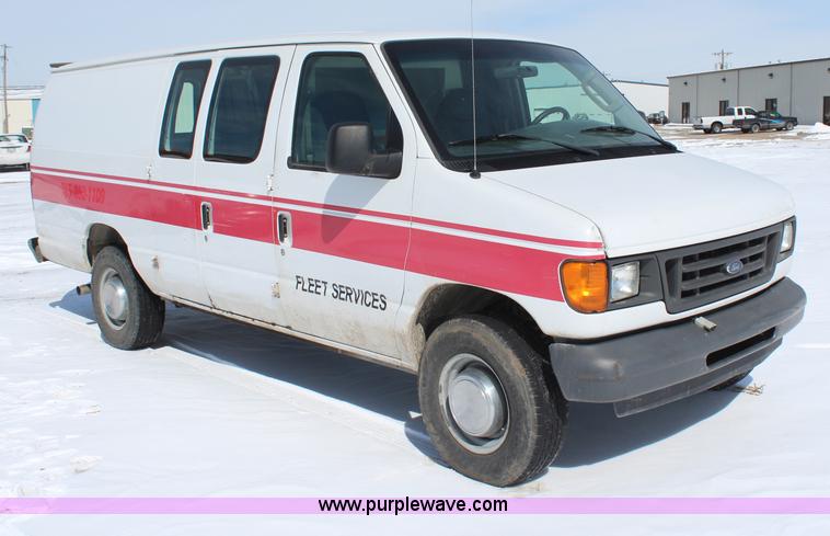 image for item H1460 2004 Ford E350 Super Duty Extended service van