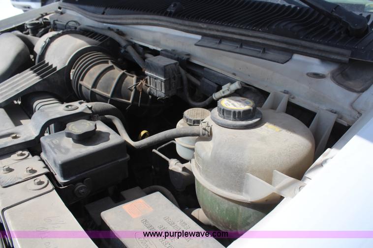 image for item H1460 2004 Ford E350 Super Duty Extended service van