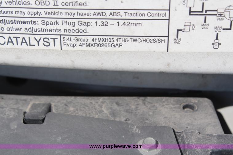 image for item H1460 2004 Ford E350 Super Duty Extended service van