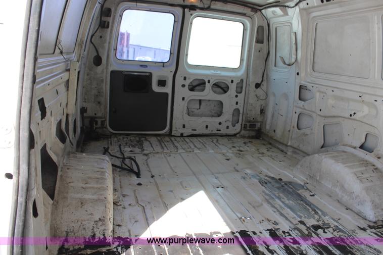 image for item H1460 2004 Ford E350 Super Duty Extended service van