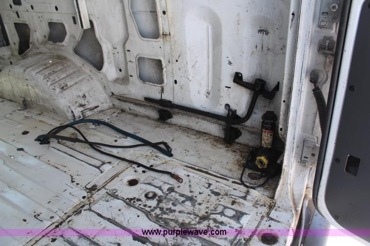 image for item H1460 2004 Ford E350 Super Duty Extended service van