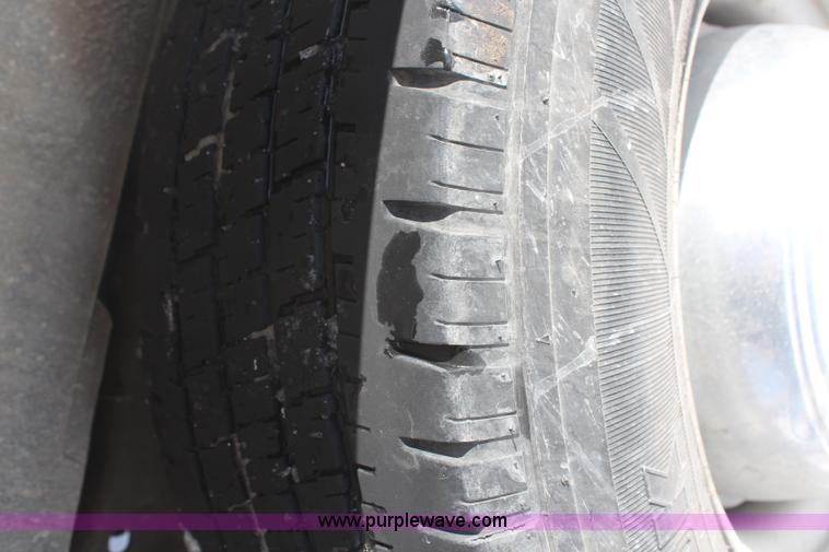 image for item H1460 2004 Ford E350 Super Duty Extended service van