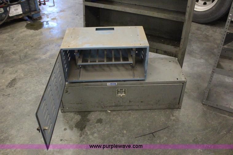 image for item H1460 2004 Ford E350 Super Duty Extended service van